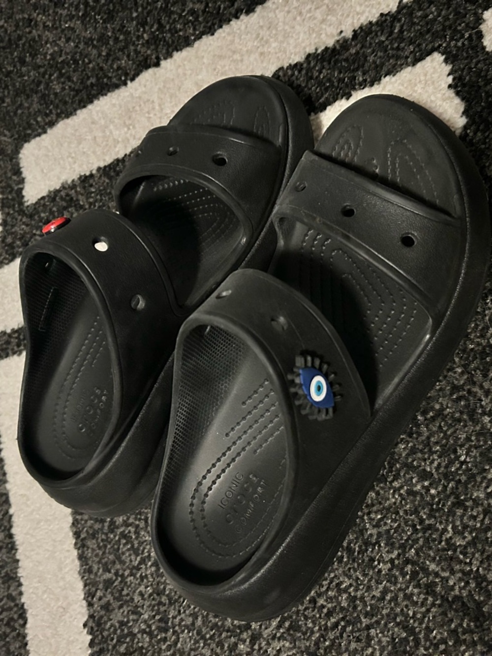 Crocs platform slide sandals - Picture 2 of 3